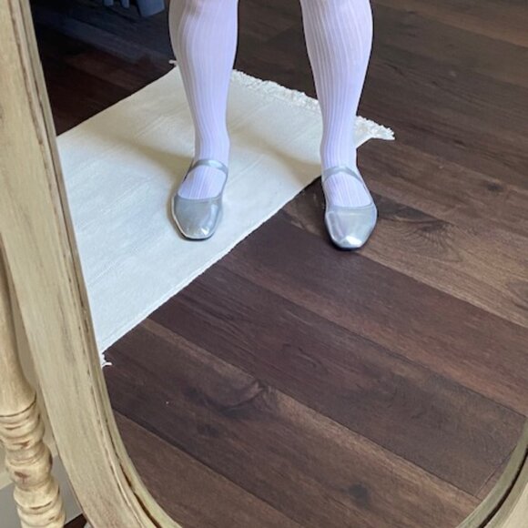 Silver women’s size 10 flats - Picture 5 of 9